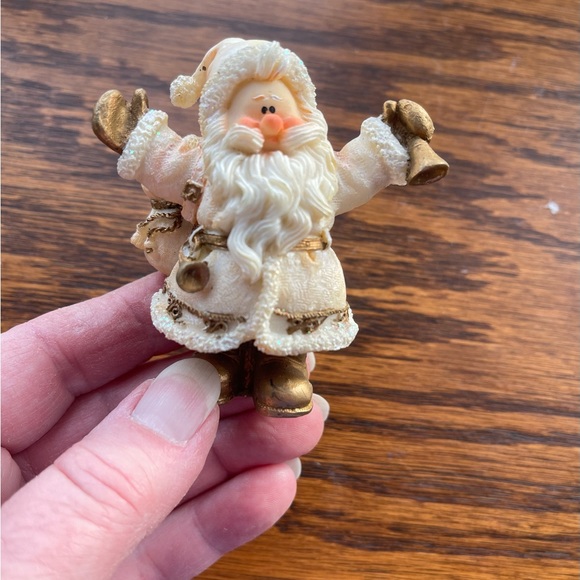 2 mini Santa’s - Picture 4 of 5